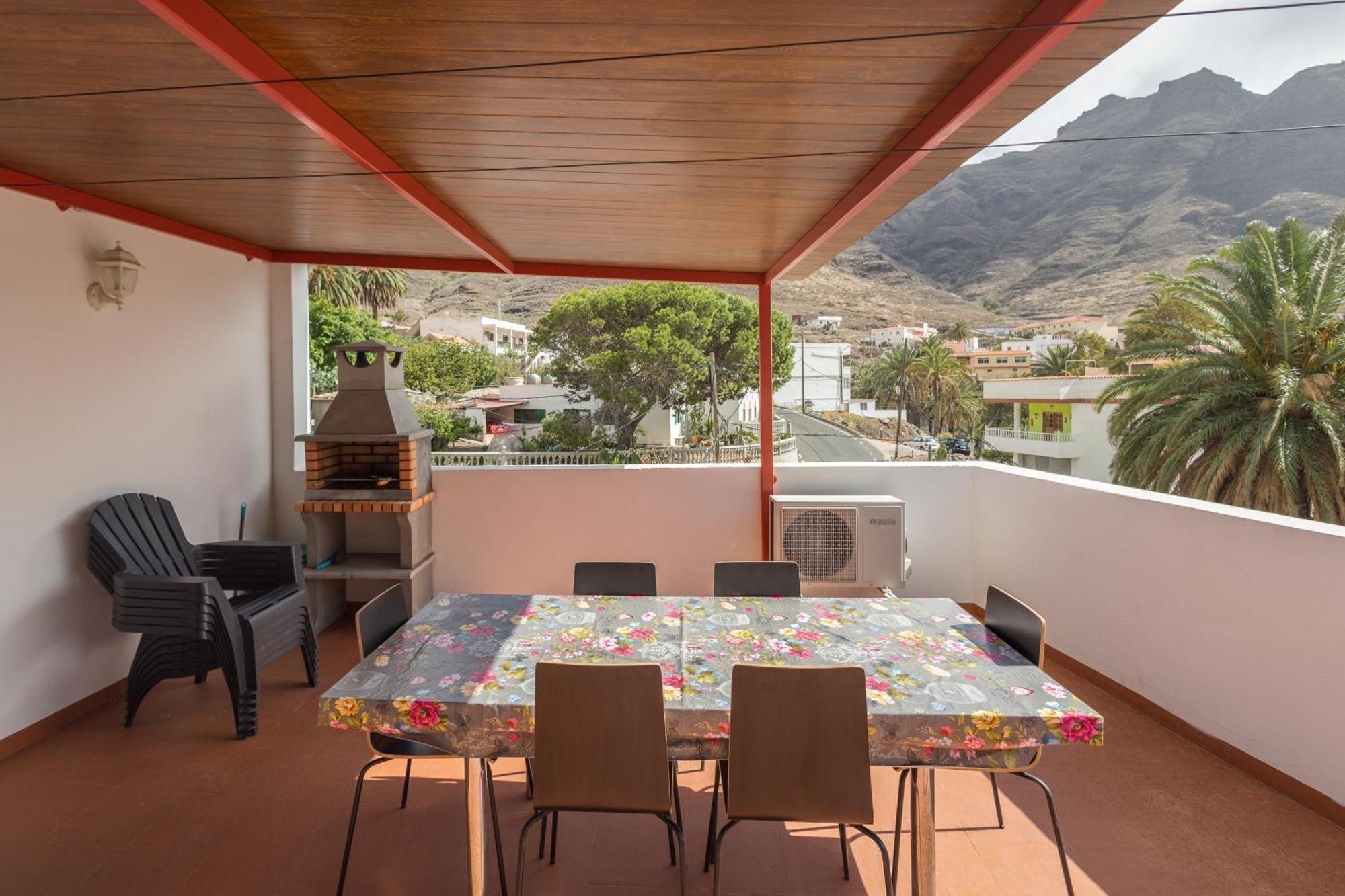 Lightbooking Gadi House Tasarte Terraza Y Barbacoa Exterior photo